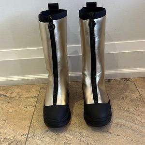 Goldbergh gold and black snow boots
